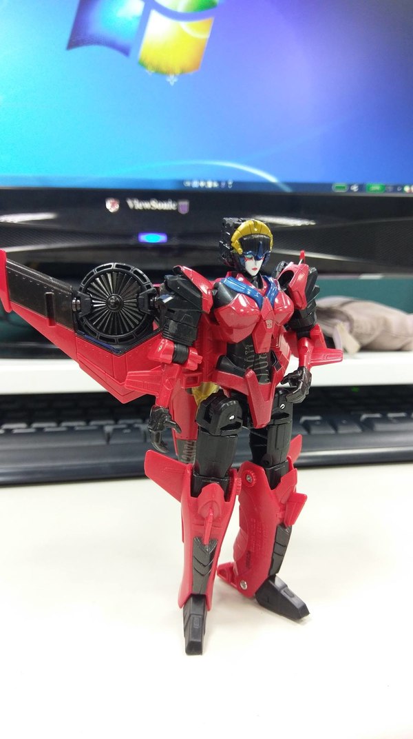 Titans Return Windblade First In Hand Photos Of Wave 5 Deluxe 03 (3 of 7)